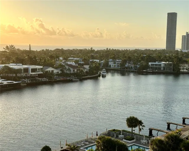 2-bedroom home at 20515 E Country Club Drive #1048, Aventura