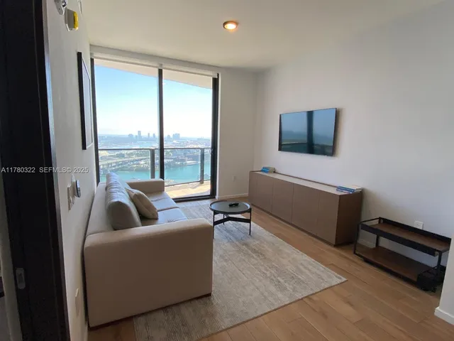 1-bedroom home at 398 NE 5th Street #2910, Miami