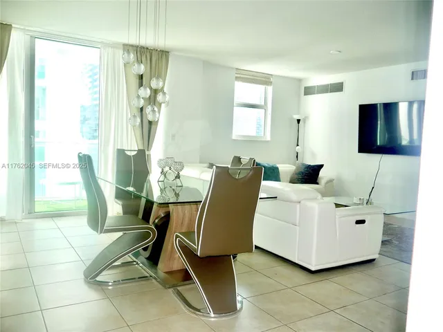 2-bedroom home at 31 SE 5th Street #2611, Miami