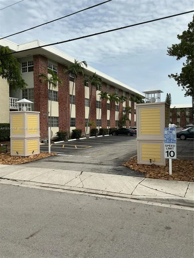 1-bedroom home at 2426 SE 17th Causeway #109A, Fort Lauderdale