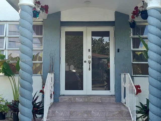 3-bedroom home at 6730 NE Miami Place, Miami