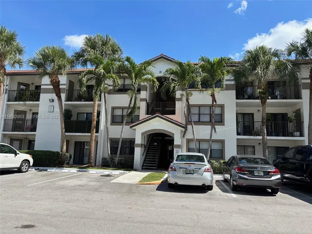 1-bedroom home at 620 S Park Road #332, Hollywood
