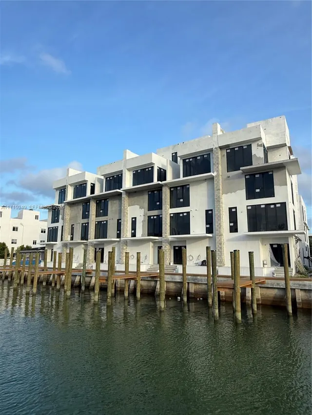4-bedroom home at 2005 Calais Drive #7, Miami Beach