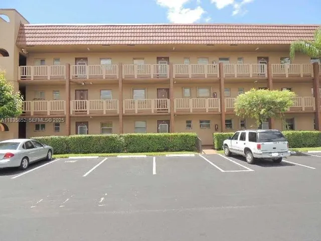 1-bedroom home at 9800 Sunrise Lakes Boulevard #309, Sunrise