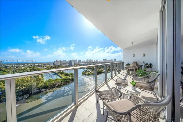 3-bedroom home at 1180 N Federal Hwy 1501 #1501, Fort Lauderdale