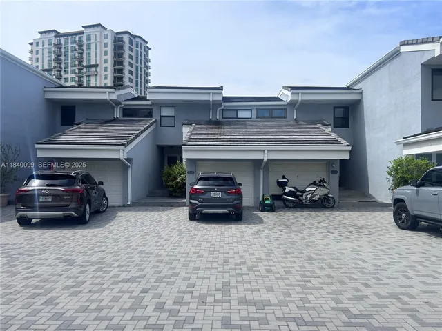 3-bedroom home at 324 Poinciana Drive #906, Sunny Isles Beach