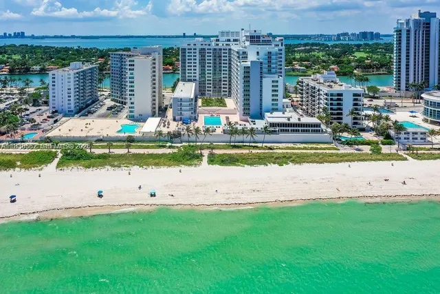 2-bedroom home at 5401 Collins Avenue #514, Miami Beach