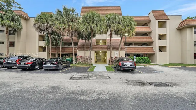 2-bedroom home at 481 Ives Dairy Road #1054, Miami