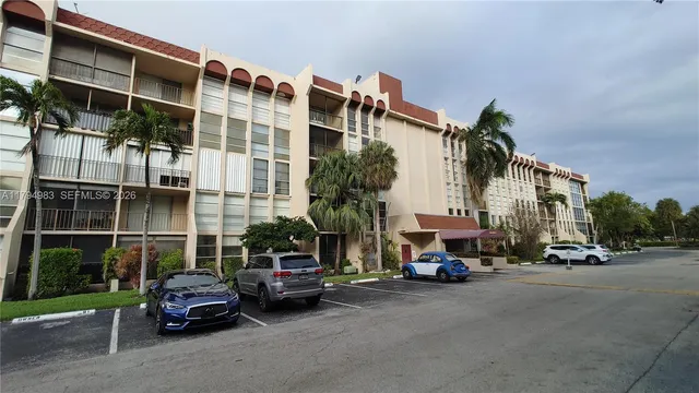 1-bedroom home at 2101 Atlantic Shores Boulevard #415, Hallandale Beach