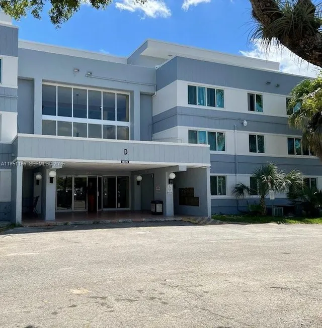 2-bedroom home at 14820 Naranja Lakes Boulevard #D2N, Homestead
