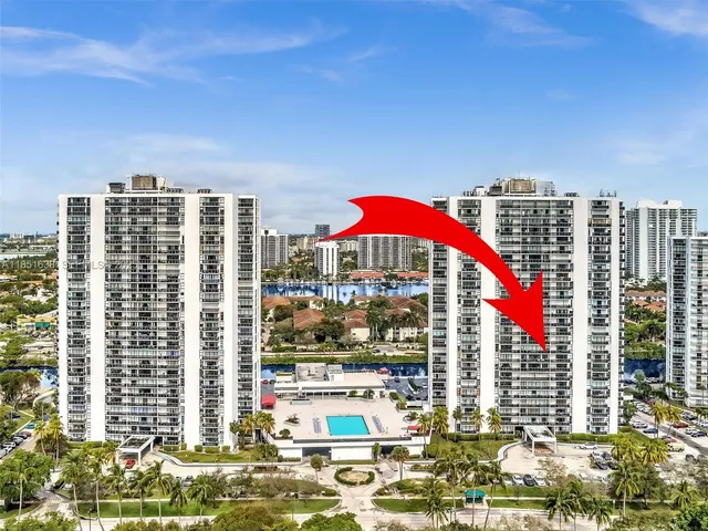 1-bedroom home at 3675 N Country Club Drive #707, Aventura