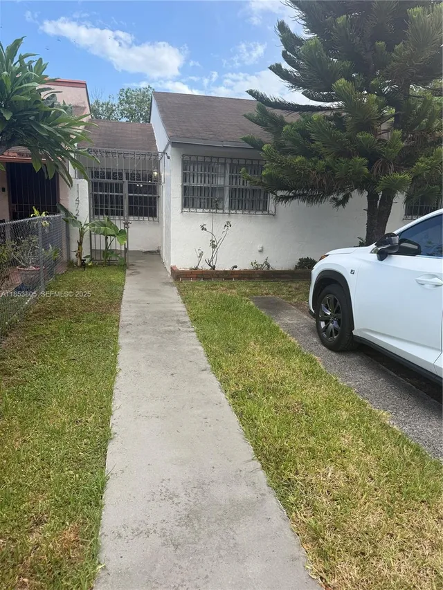 4-bedroom home at 11472 SW 4th Street, Sweetwater