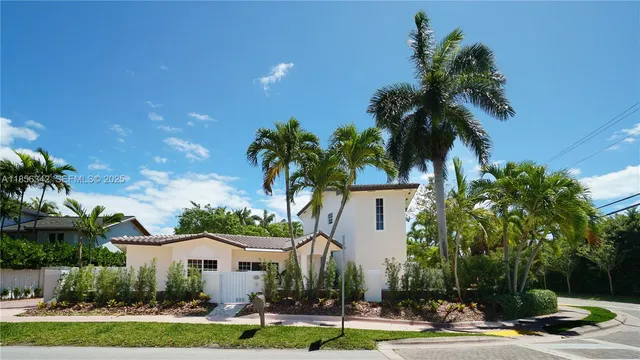4-bedroom home at 691 Ridgewood Road, Key Biscayne