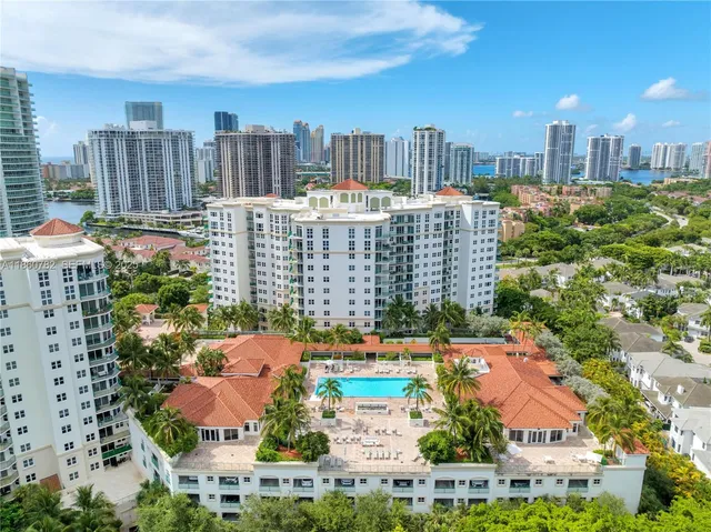 2-bedroom home at 19900 E Country Club Drive #308, Aventura