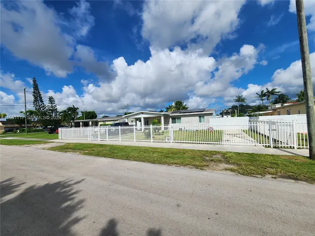 4-bedroom home at 1025 NE 13th Avenue, Homestead