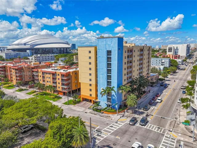1-bedroom home at 218 NW 12th Avenue #702, Miami