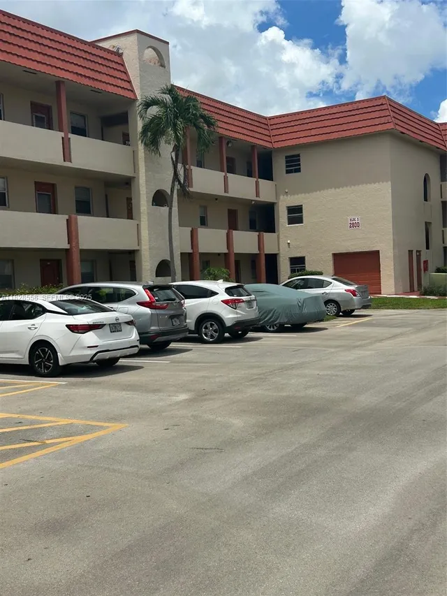 1-bedroom home at 2800 W Sunrise Lakes Drive #104, Sunrise