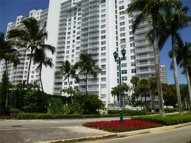 2-bedroom home at 2801 NE 183rd Street #1507W, Aventura