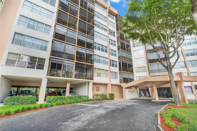 2-bedroom home at 1400 Saint Charles Place #L4, Pembroke Pines