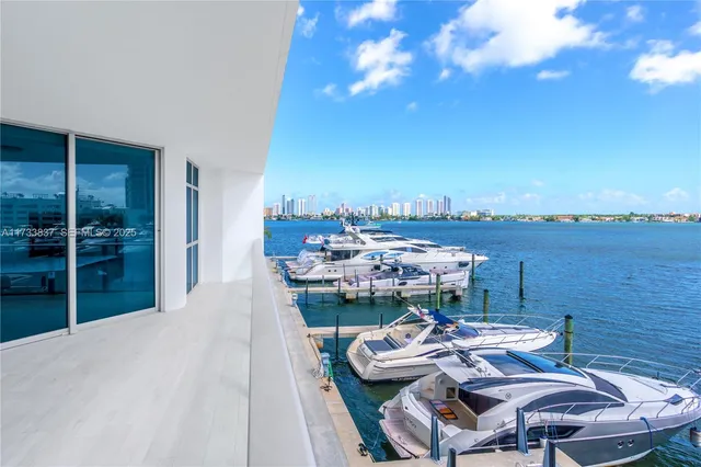 2-bedroom home at 17301 Biscayne Boulevard #207, North Miami Beach