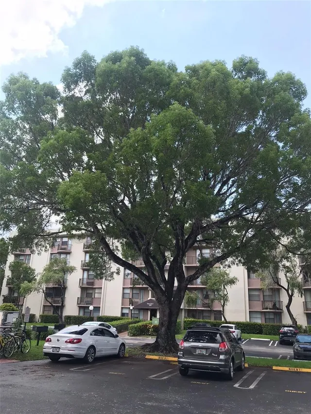 1-bedroom home at 2701 Riverside Drive #515-B, Coral Springs