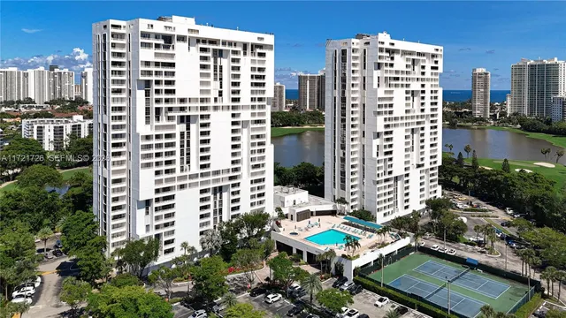 3-bedroom home at 20225 NE 34th Court #817, Aventura