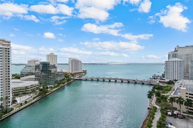 2-bedroom home at 495 Brickell Avenue #1702, Miami