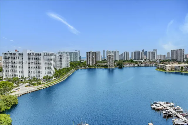 2-bedroom home at 2750 NE 183rd Street #1910, Aventura