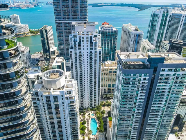 1-bedroom home at 1060 Brickell Avenue #409, Miami