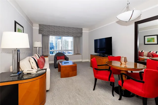 1-bedroom home at 1435 Brickell Avenue #3010, Miami