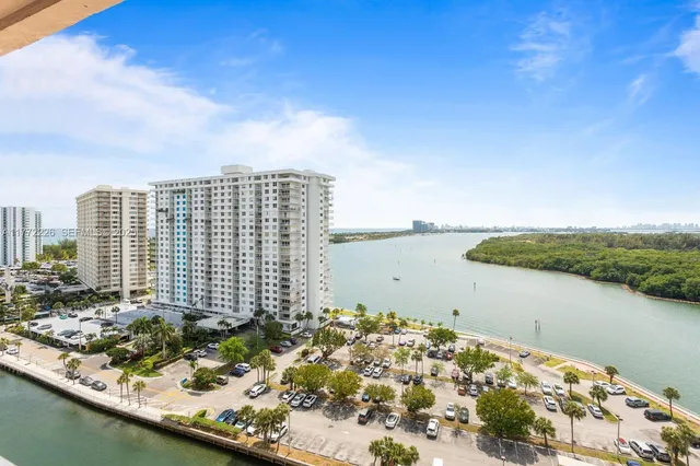1-bedroom home at 400 Kings Point Drive #1607, Sunny Isles Beach