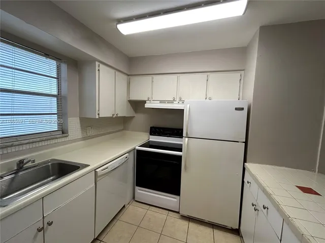 1-bedroom home at 6505 Winfield Boulevard #B-18, Margate