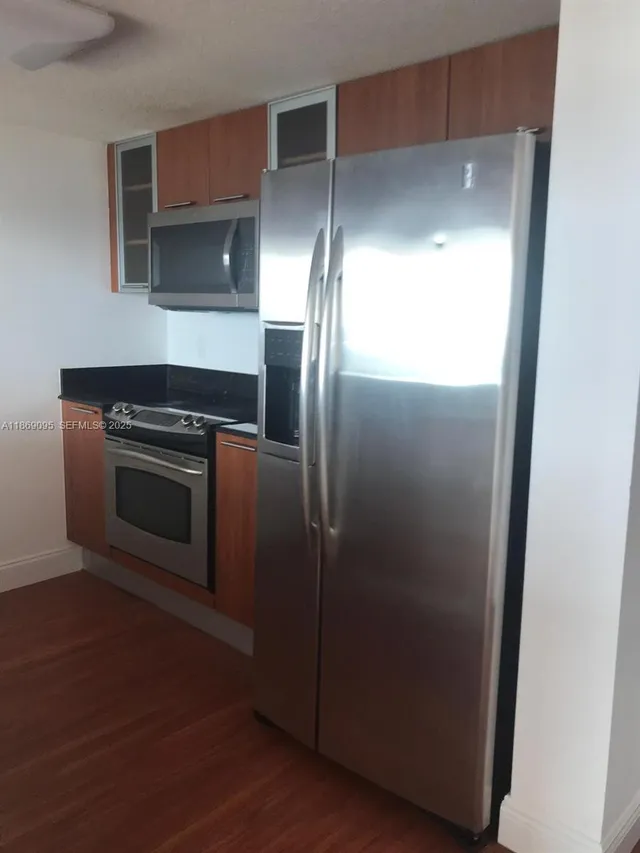 2-bedroom home at 1800 N Bayshore Drive #3910, Miami