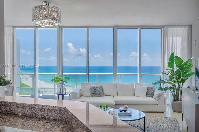 2-bedroom home at 100 S Pointe Drive #2208, Miami Beach