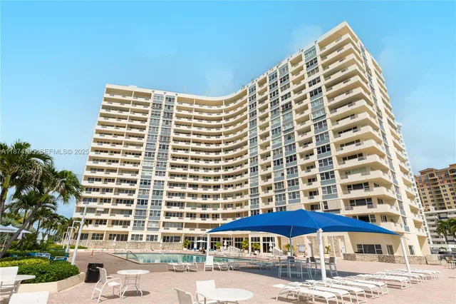1-bedroom home at 3180 S Ocean Drive #1517, Hallandale Beach
