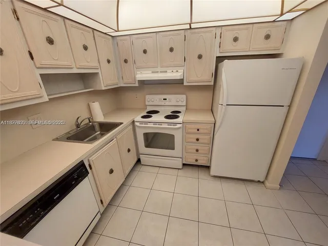 1-bedroom home at 257 S Cypress Road #438, Pompano Beach