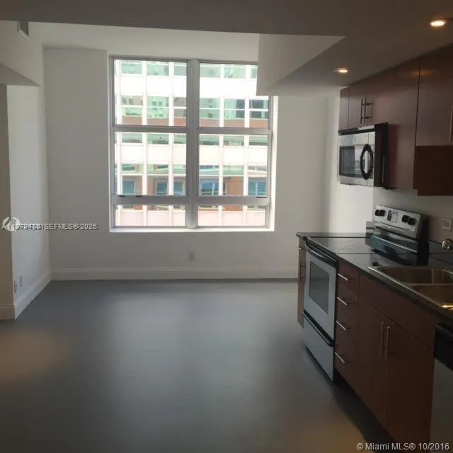 1-bedroom home at 111 E Flagler Street #1003, Miami