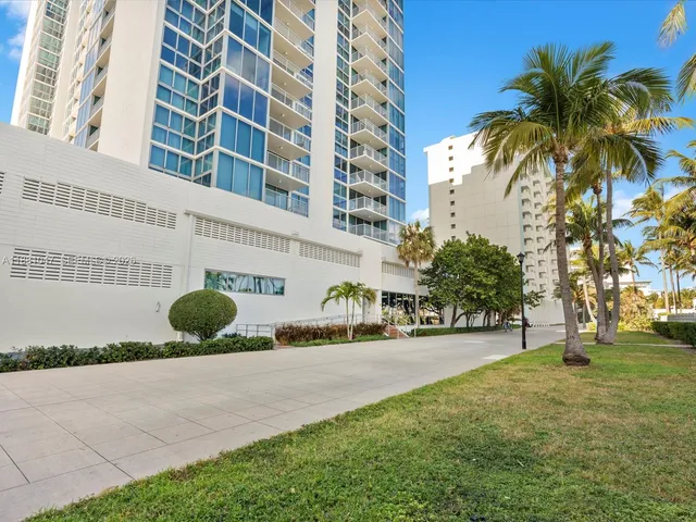 2-bedroom home at 2655 Collins Avenue #510, Miami Beach