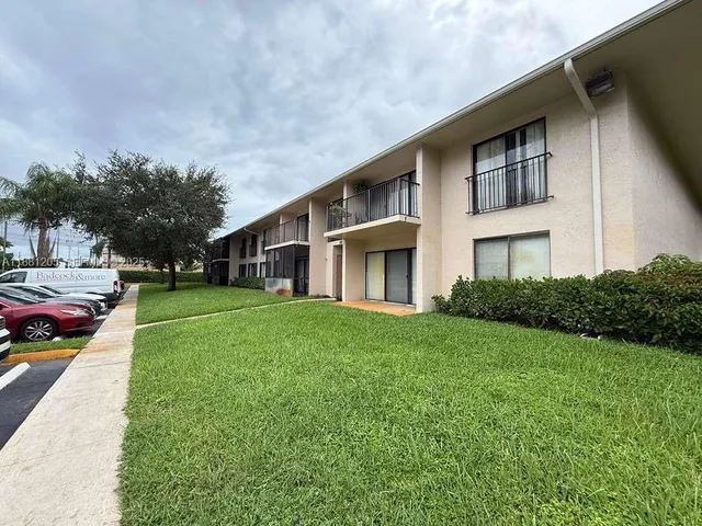 1-bedroom home at 5915 Washington Street #116, Hollywood