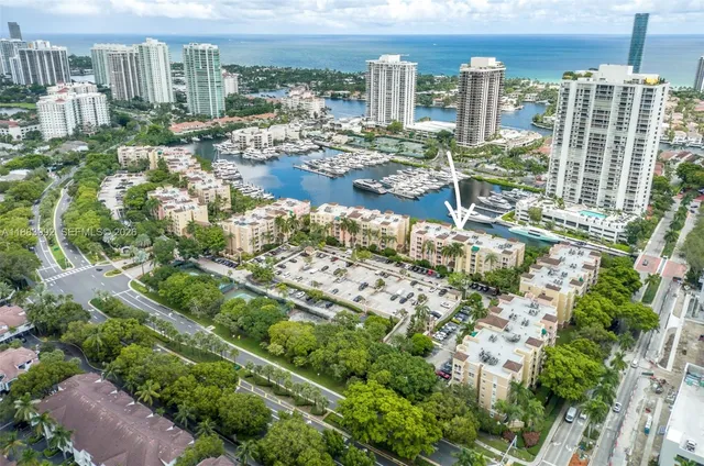 3-bedroom home at 19601 E Country Club Drive #7308, Aventura