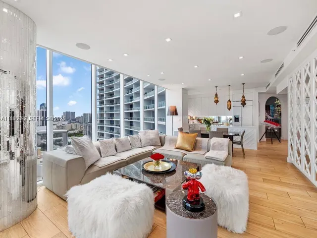 3-bedroom home at 2020 N Bayshore Drive #2702, Miami