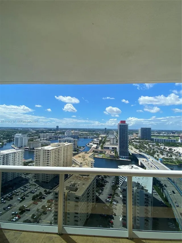2-bedroom home at 1800 S Ocean Drive #2909, Hallandale Beach