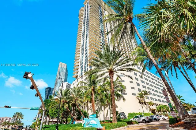2-bedroom home at 16699 Collins Avenue #1806, Sunny Isles Beach