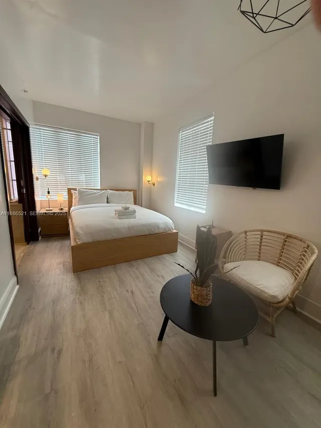 1-bedroom home at 1036 Ocean Drive #B309, Miami Beach