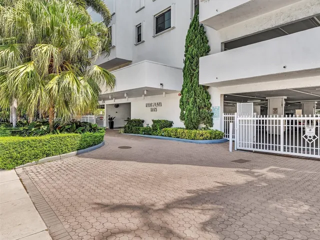 2-bedroom home at 1775 Washington Avenue #8B, Miami Beach
