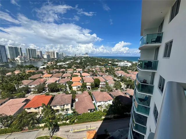 1-bedroom home at 19370 Collins Avenue #1520, Sunny Isles Beach