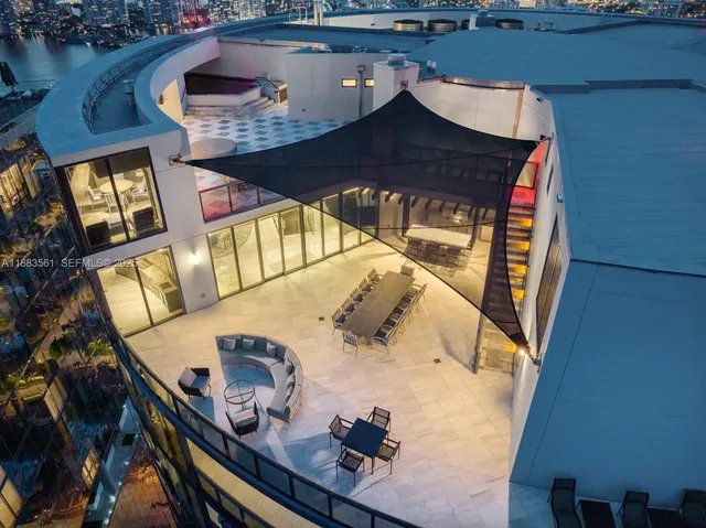 4-bedroom home at 18555 Collins Avenue #PH1, Sunny Isles Beach