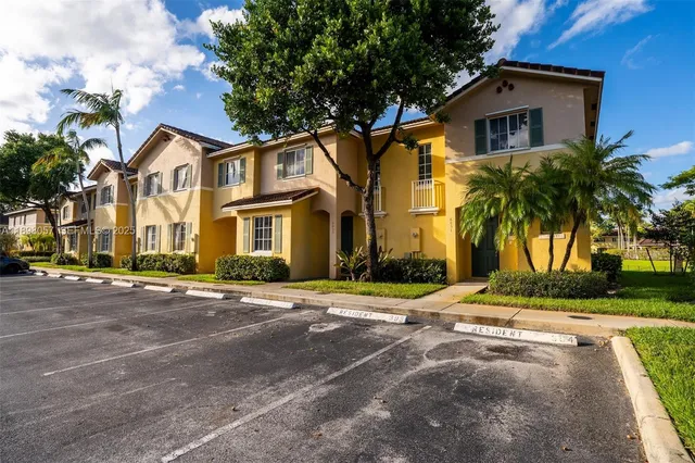 2-bedroom home at 6051 SW 19th Place, North Lauderdale