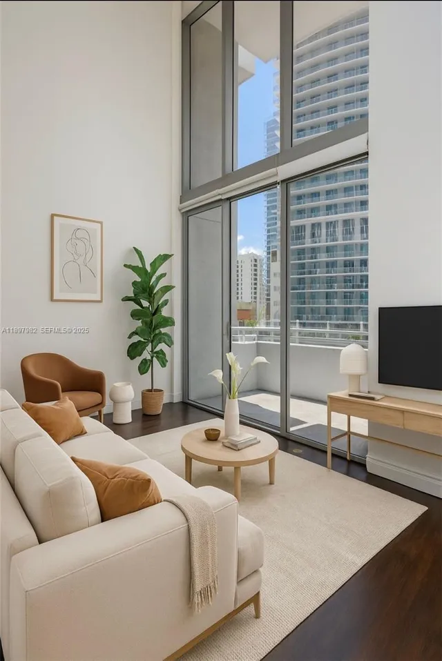 1-bedroom home at 1050 Brickell Avenue #414, Miami
