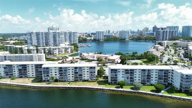 1-bedroom home at 2920 Point East Drive #N311, Aventura